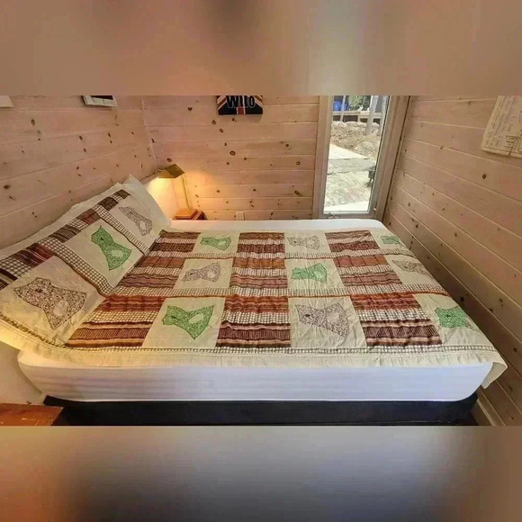 Vintage  Handmade Quilt Blanket - Picture 8 of 15